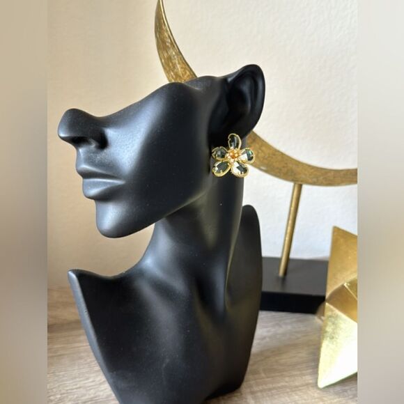 Clear flower earrings A874 - Picture 4 of 5